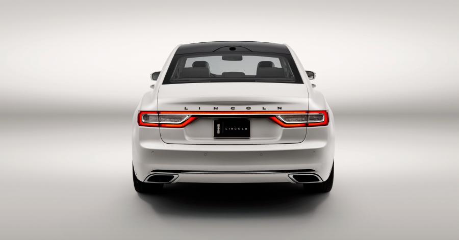  Lincoln Continental Black Label 2017 года  (фото 16 из 27)